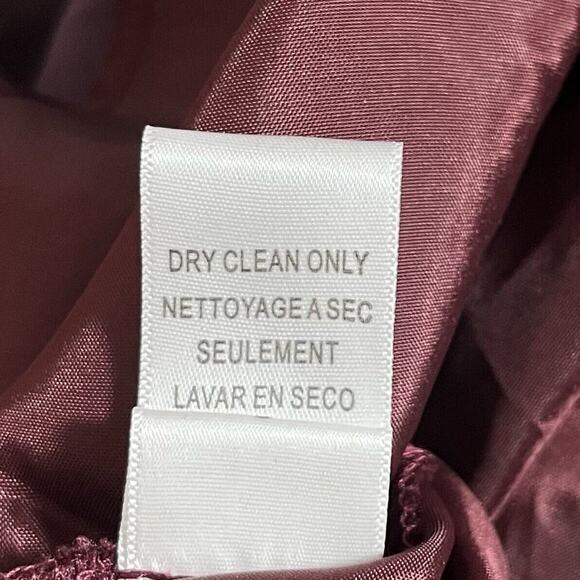 BCBGMaxAzria Tiered Velvet Peasant Skirt Size 8 Maroon Embroidered Knee Length - Picture 8 of 9